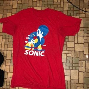Red sonic summer t-shirt